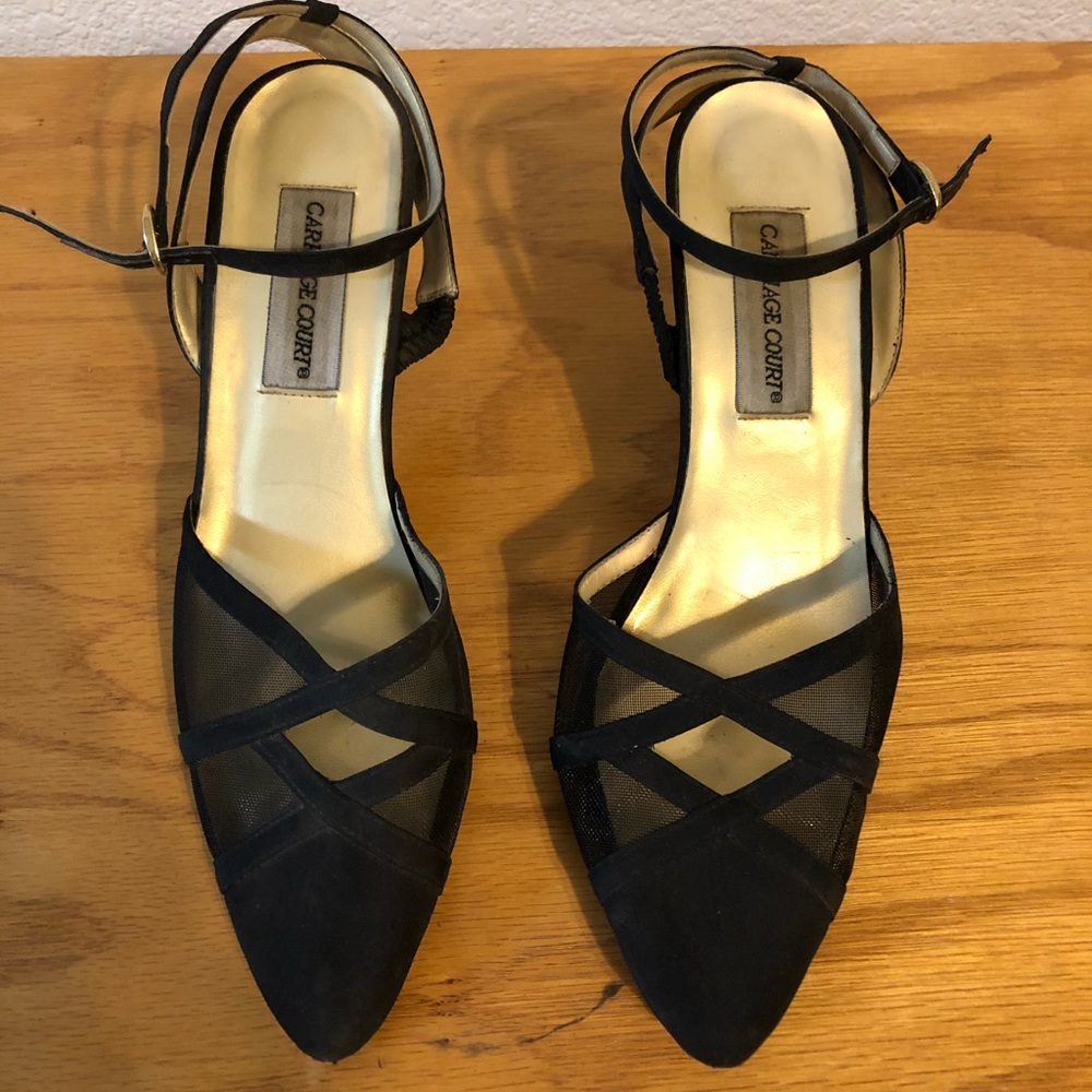 Carriage court black heels